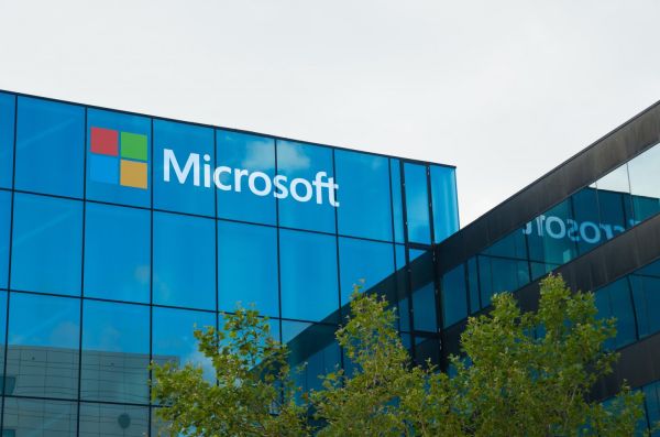 microsoft-sehven-windows-10-da-yeni-start-menyusunu-gosterib